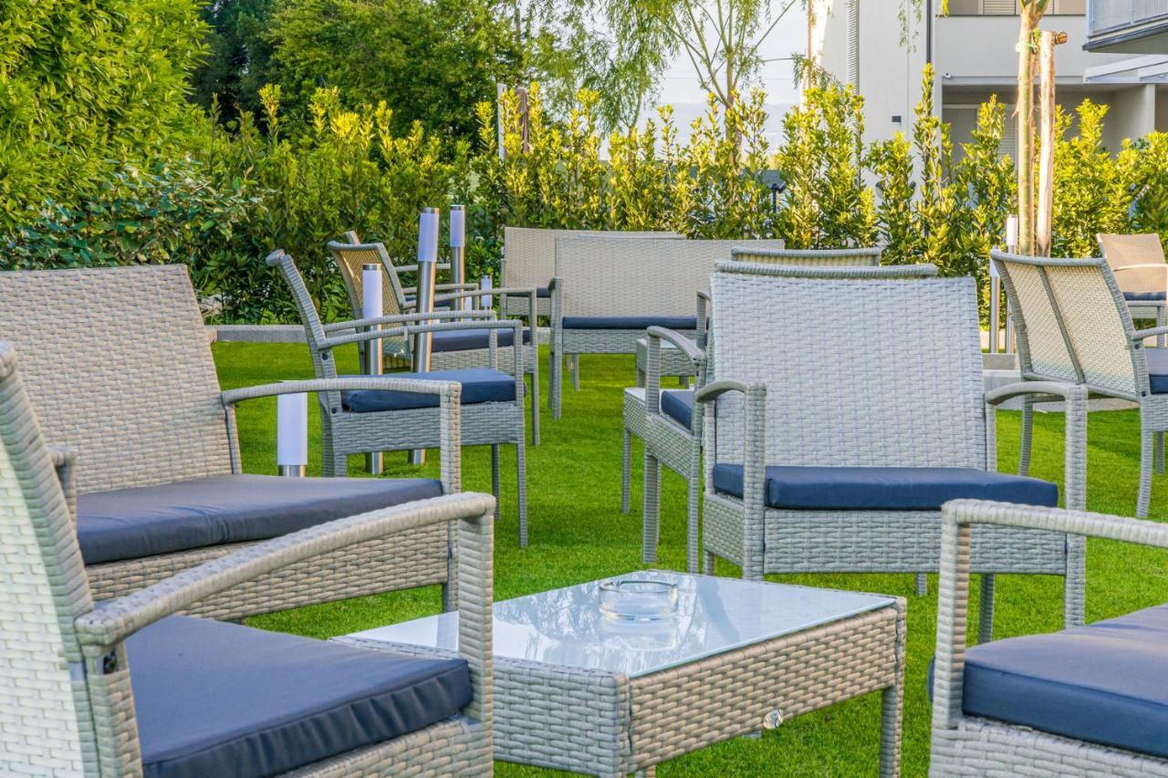 Golden Hotel مارينا دي سيسينا المظهر الخارجي الصورة